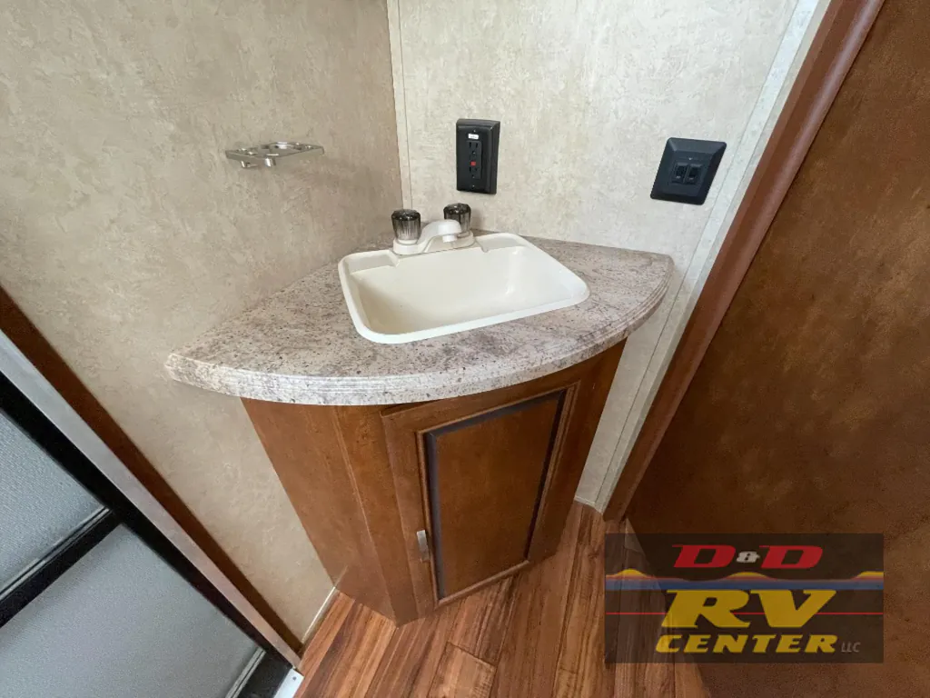 2016 Forest River Vibe 272BHS, Photos photo 39