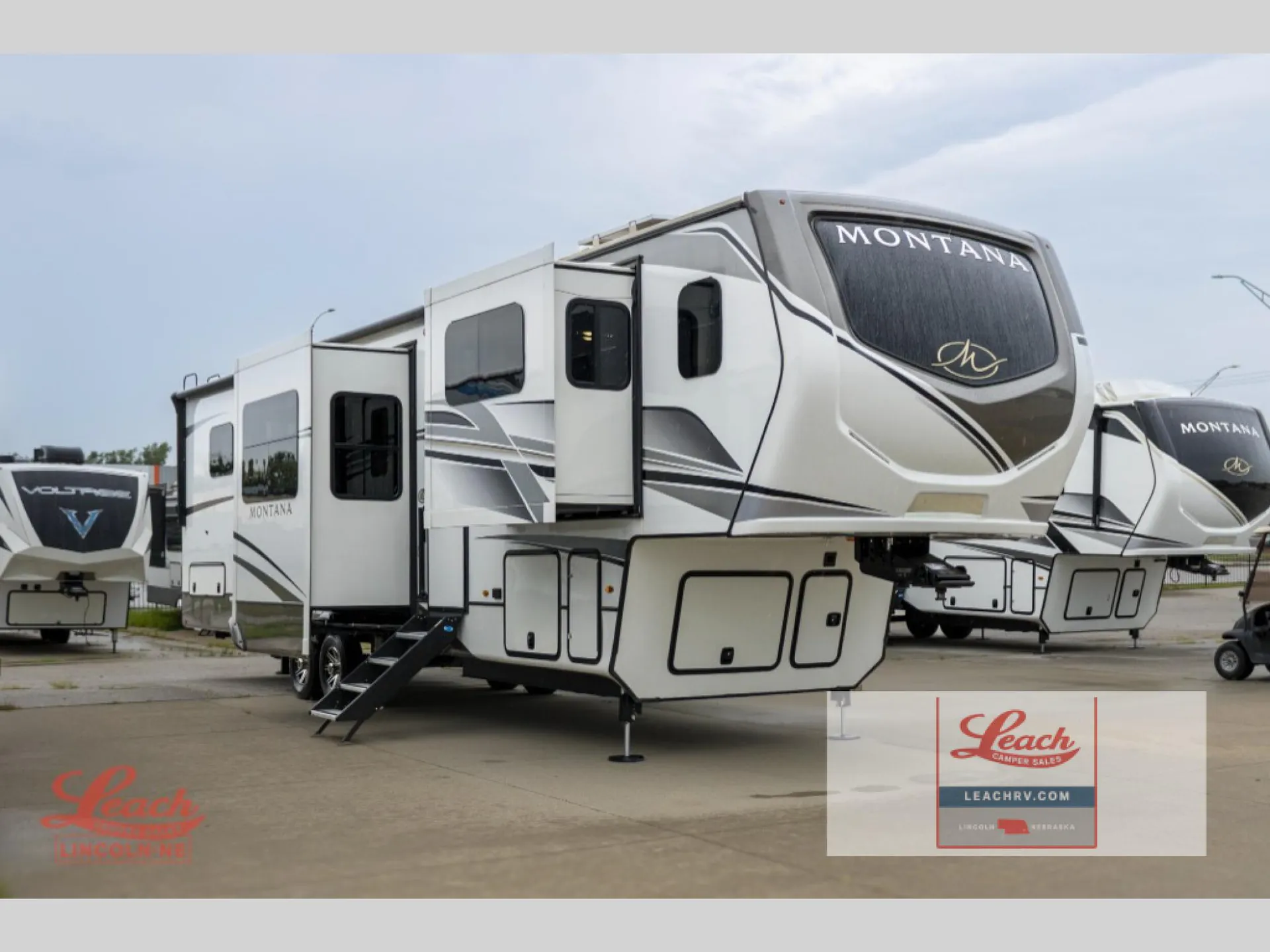 2024 Keystone Montana 3941FO - Photo 2