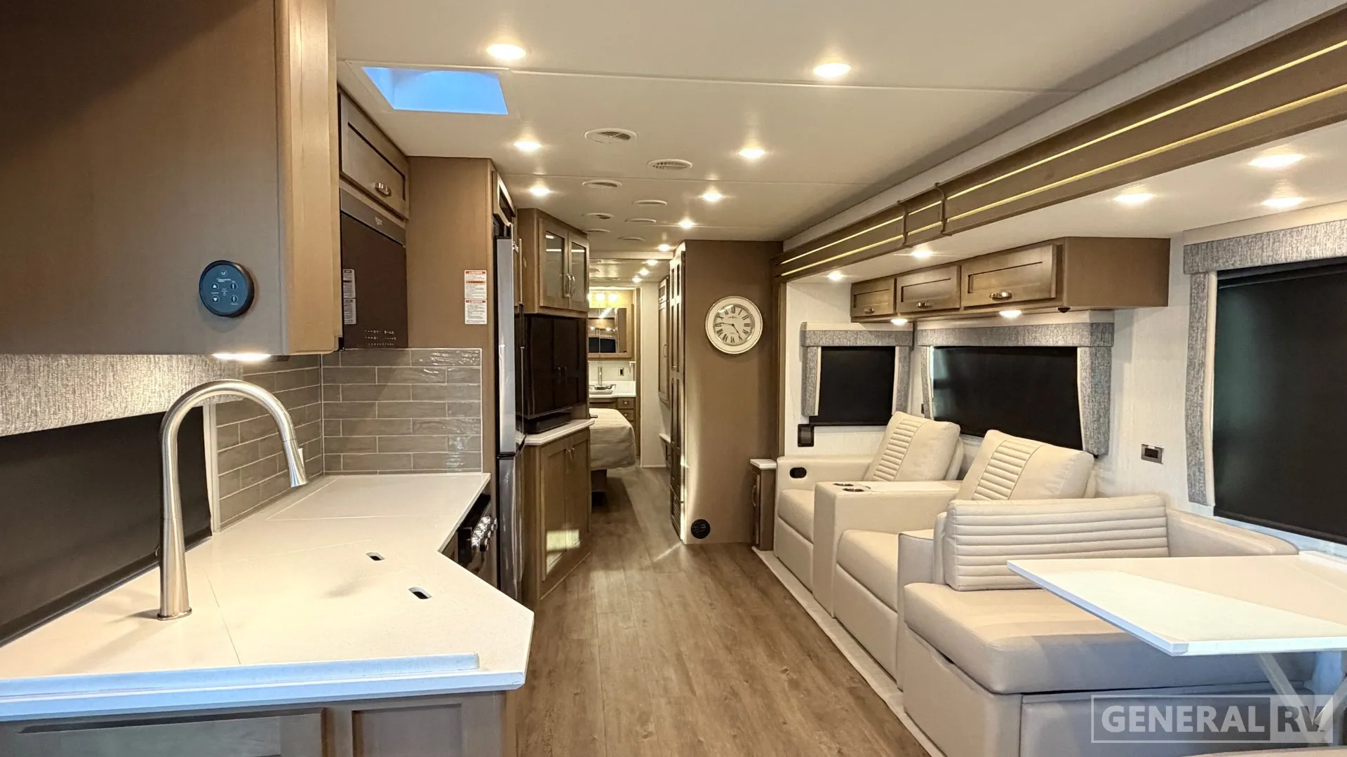 2026 Newmar Bay Star 3609 - Photo 3