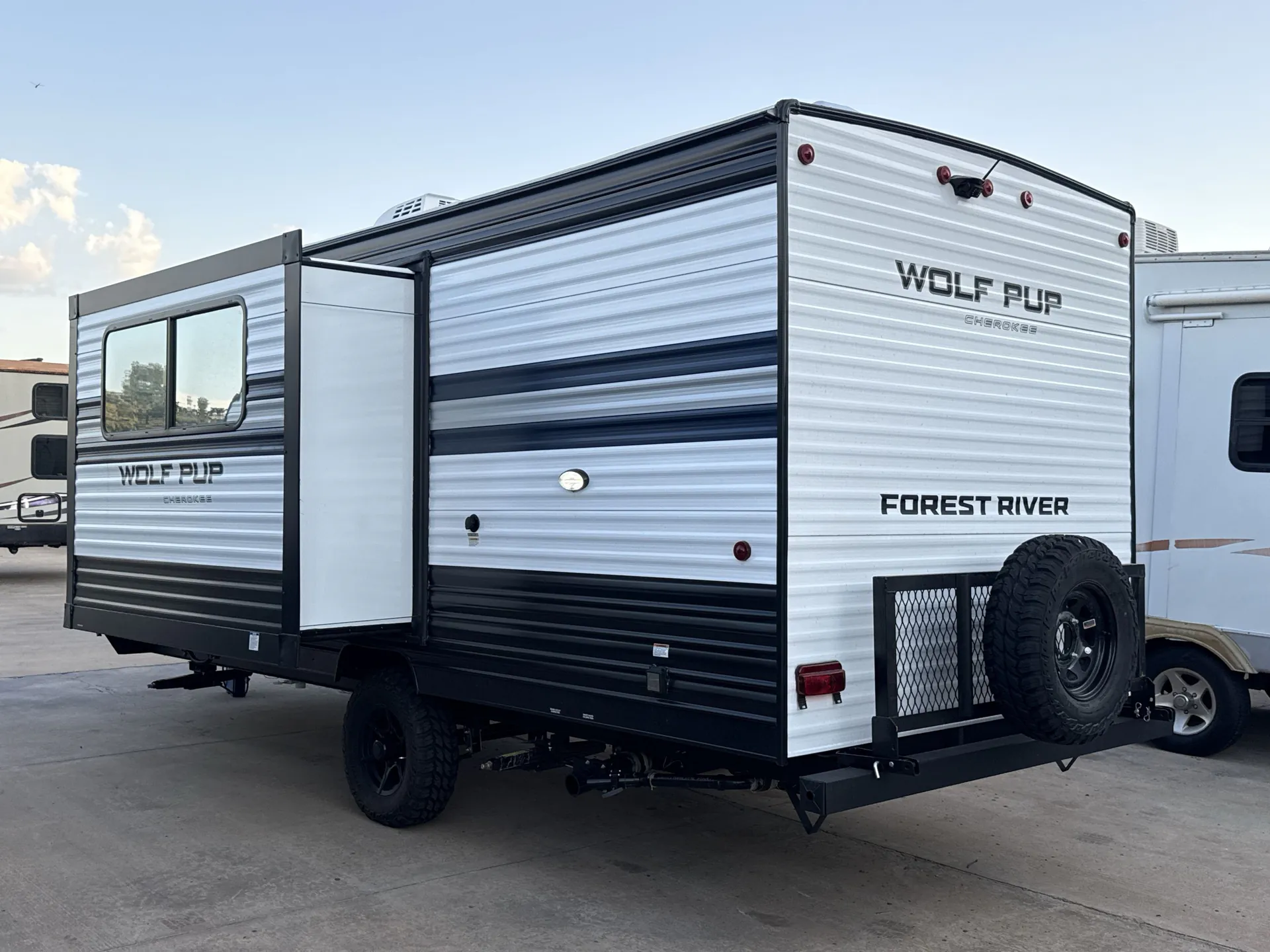 2027 Forest River Cherokee Wolf Pup 17JW — off campside