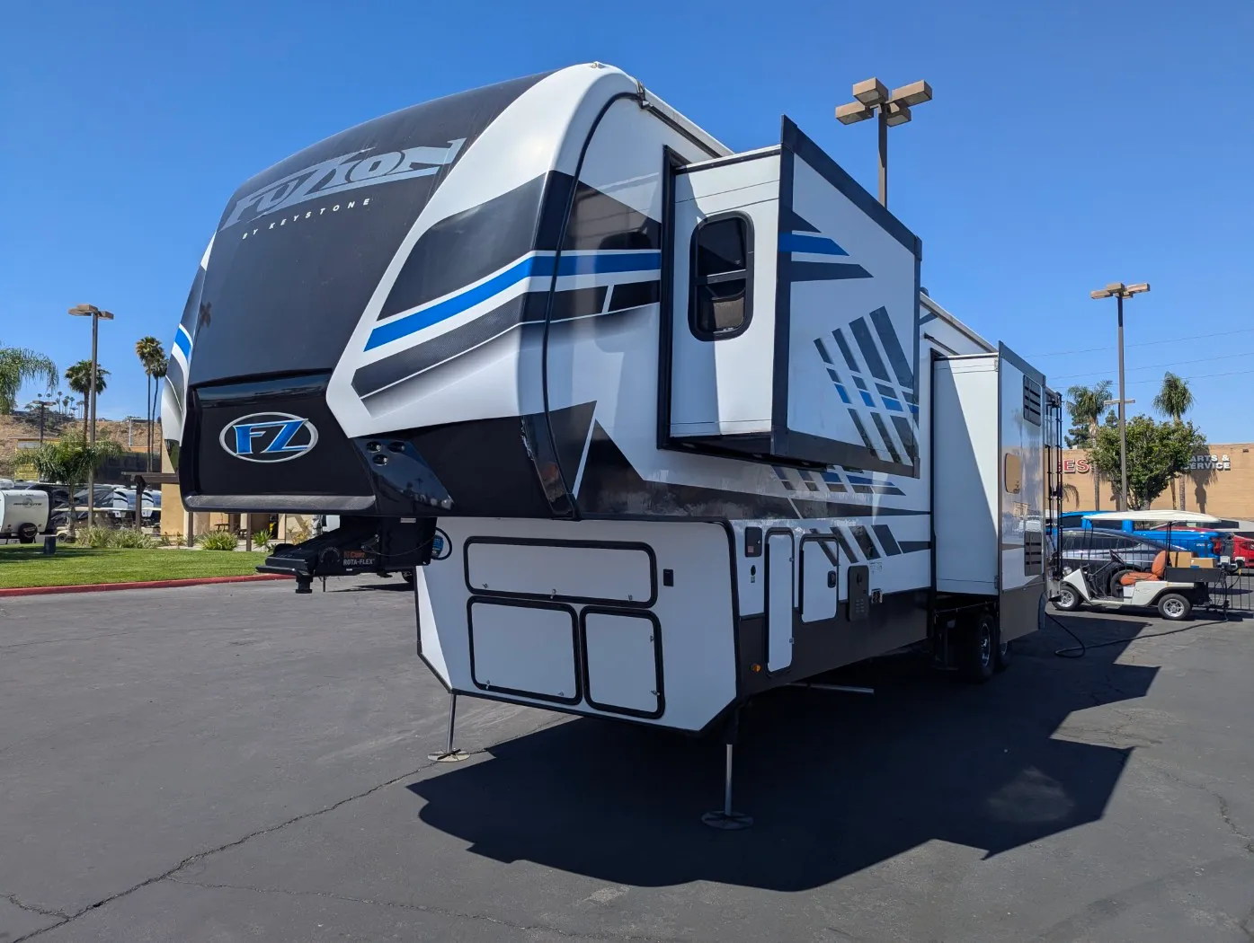 2023 Keystone Fuzion 357 - Photo 3