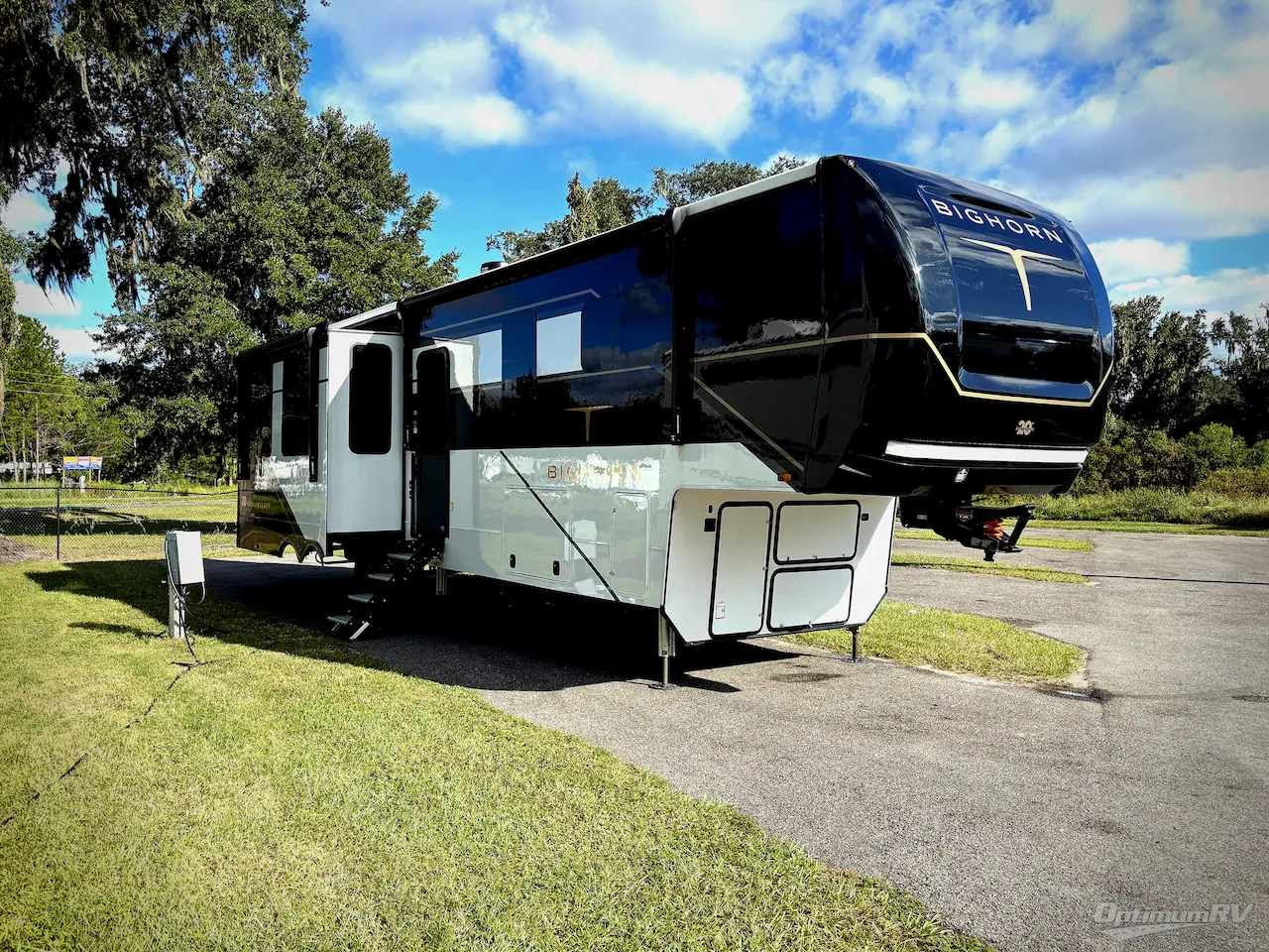 2025 Heartland Bighorn 331RL - Photo 2