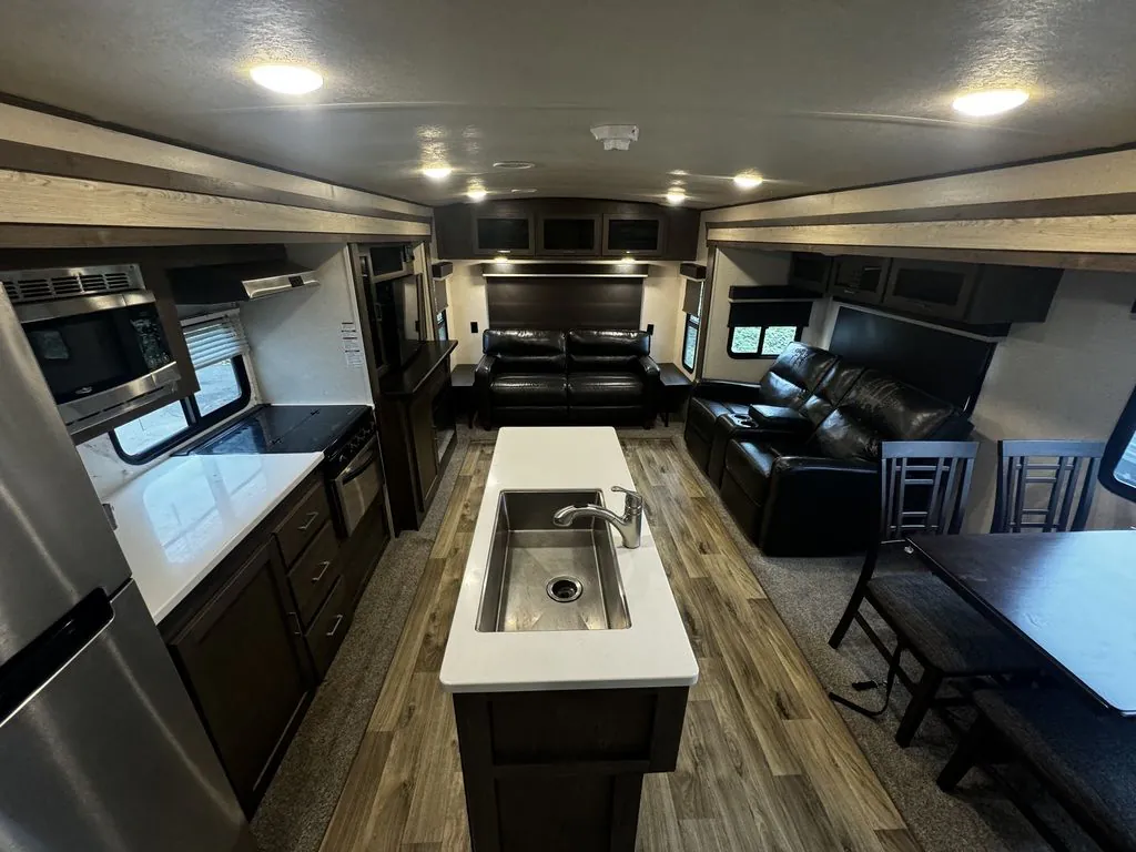 2018 Forest River Salem Hemisphere Lite 272RL — Photo 7