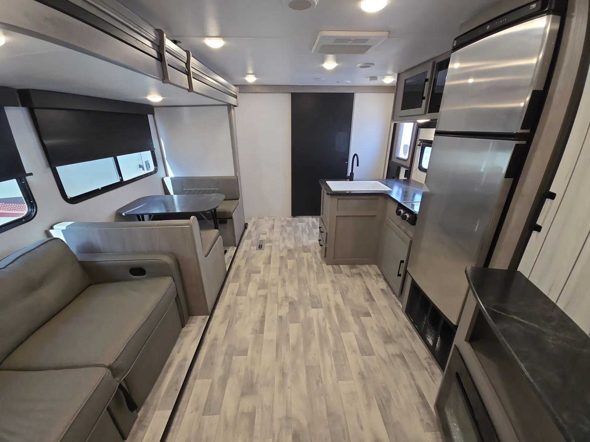 2022 Dutchmen Kodiak SE 27SBH — living area main