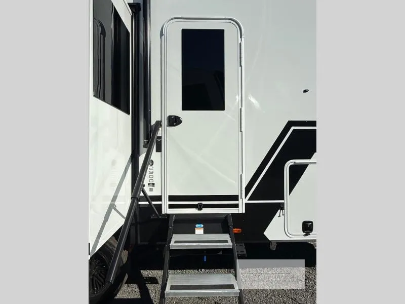 2026 Brinkley Model Z 2900 - Photo 3