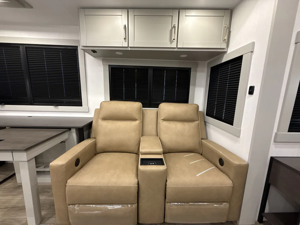 2026 Brinkley Model Z 3600, Photos photo 15