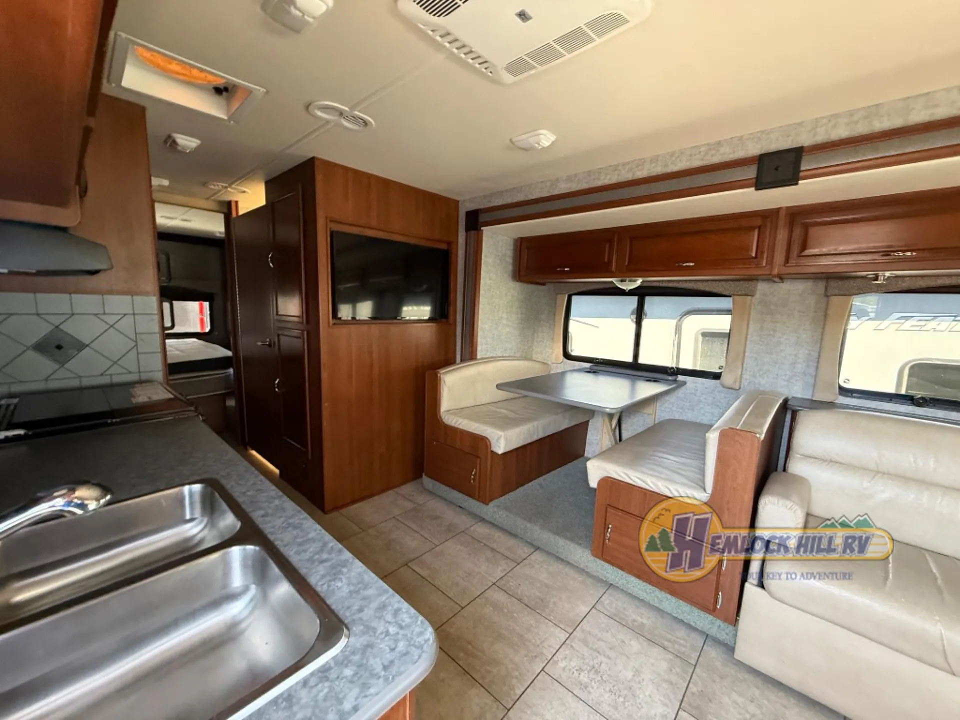 2016 Fleetwood Terra SE 33S - Photo 3