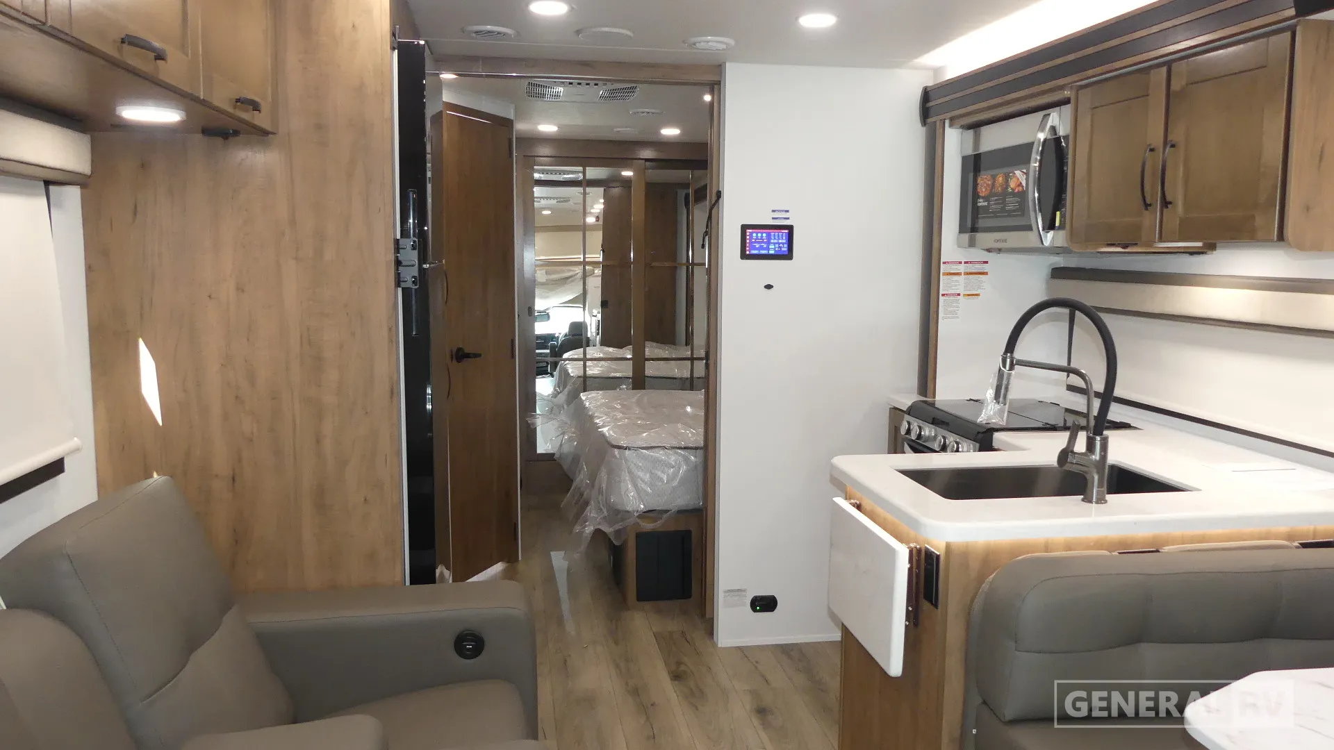 2026 Entegra Coach Esteem XL 32U - Photo 3