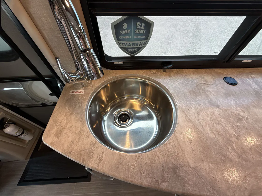 2022 Thor Motor Coach Tiburon 24FB, Photos photo 15