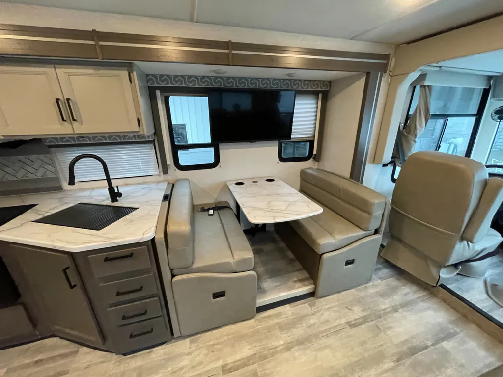 2024 Thor Motor Coach Freedom Traveler A32, Photos photo 7