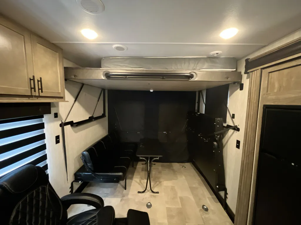 2021 Forest River Vengeance Rogue 26VKS, Photos photo 19
