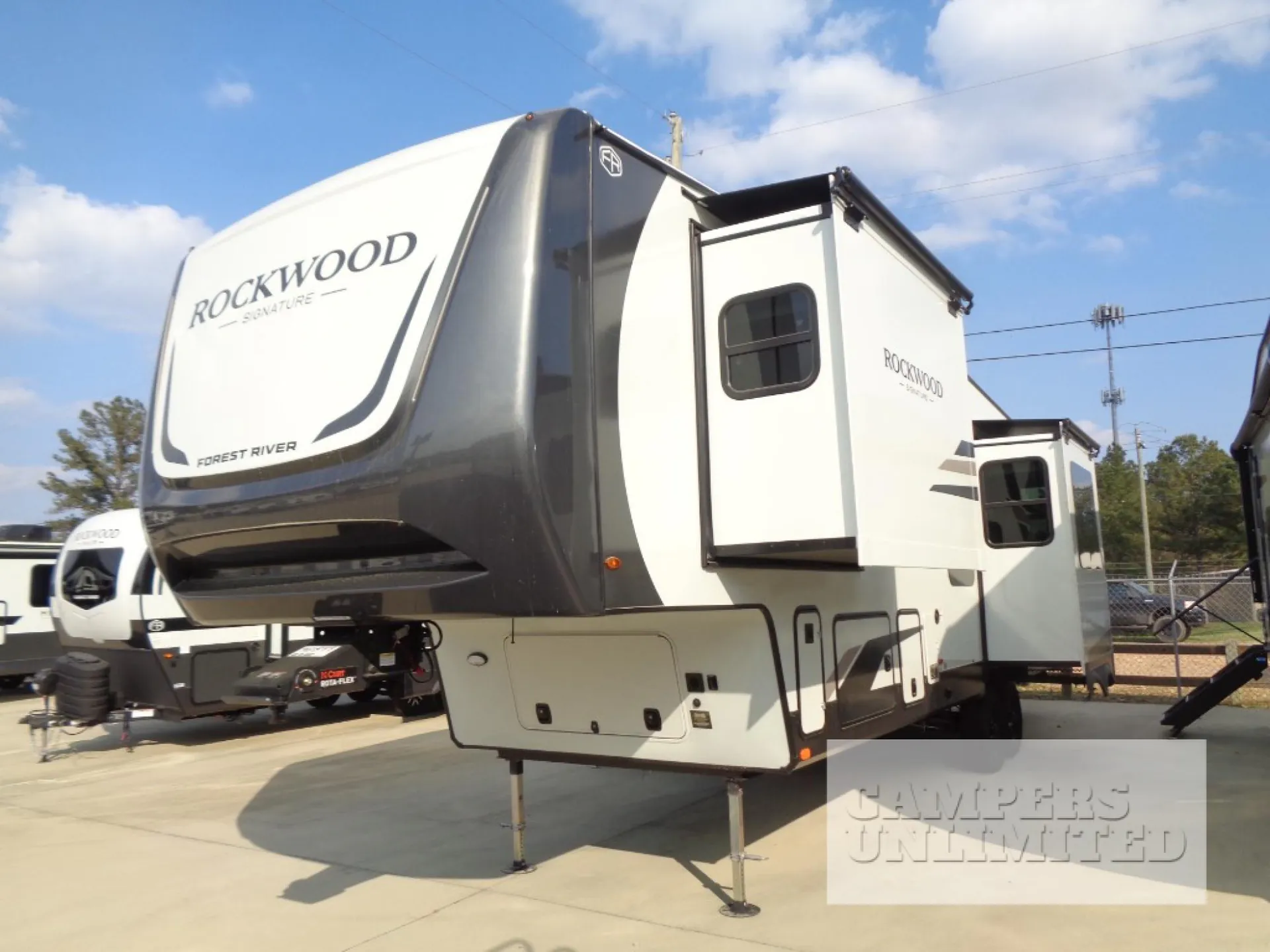 2026 Forest River Rockwood Signature 371RK - Photo 3