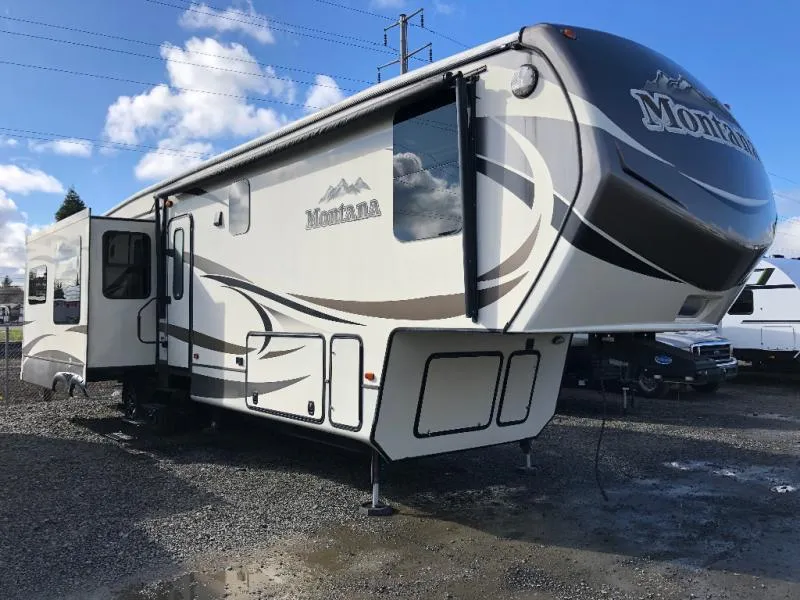 2015 Keystone RV Montana Used    3402 RL - Main photo