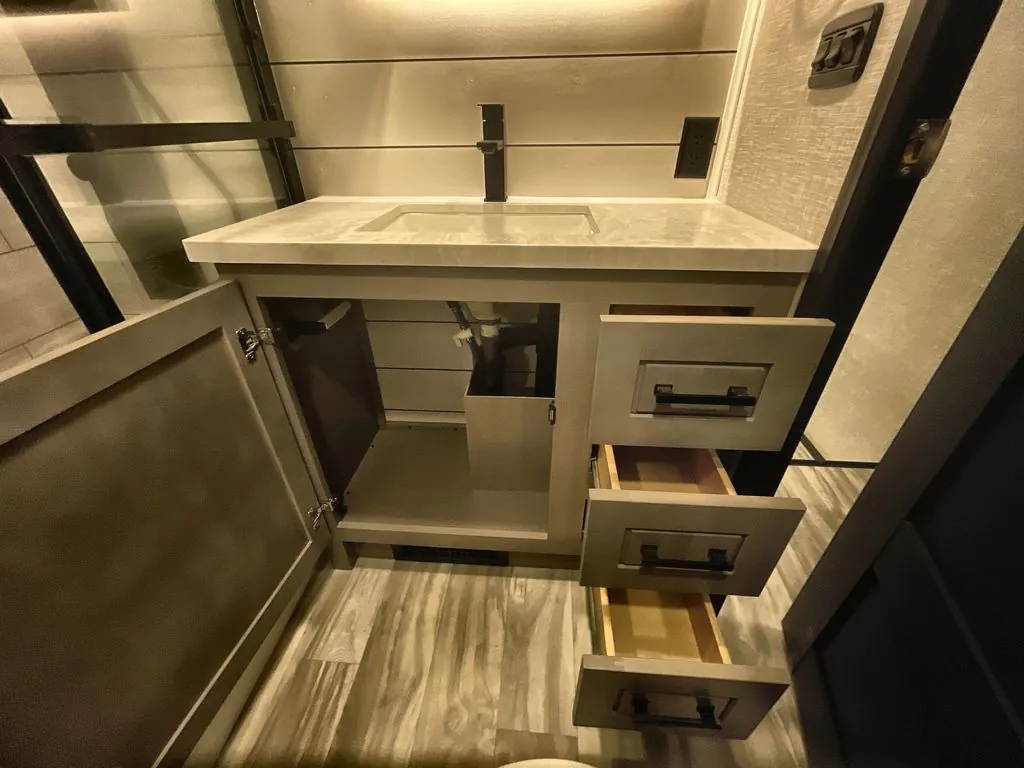 2025 Jayco Seismic Luxury Series 4113, Photos photo 39