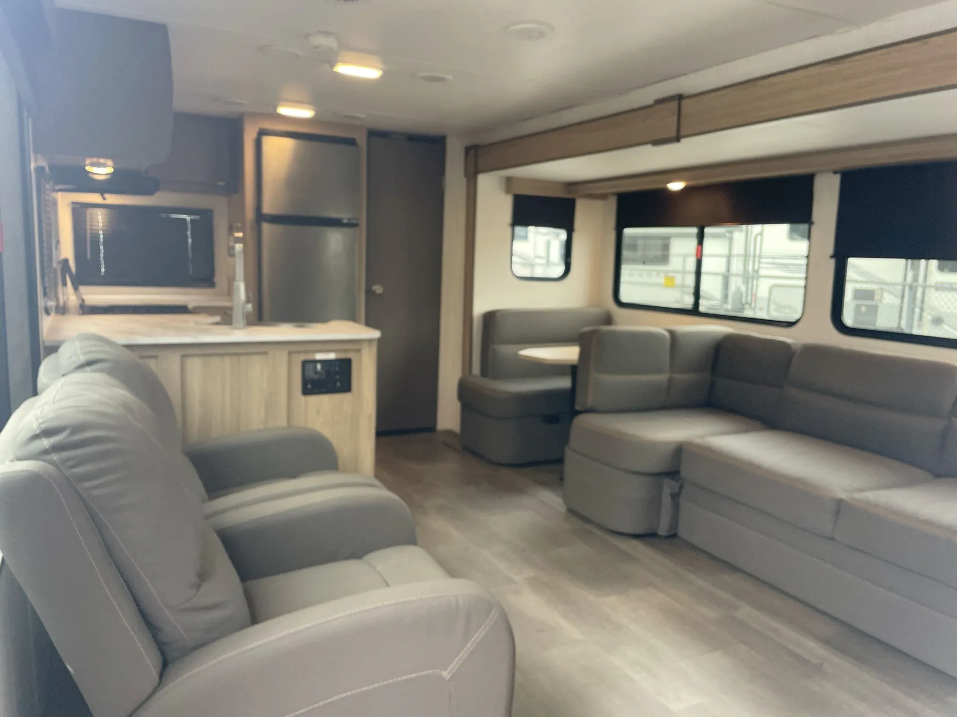 2024 Cruiser RV Avenir 29RK - Photo 3