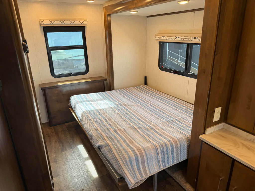 2019 Tiffin Wayfarer 24 FW, Photos photo 13