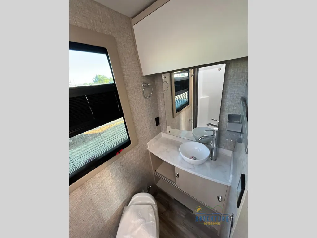 2025 Tiffin Wayfarer 25 XRW, Photos photo 12