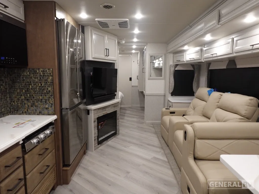 2026 Fleetwood Bounder 35K - Photo 3