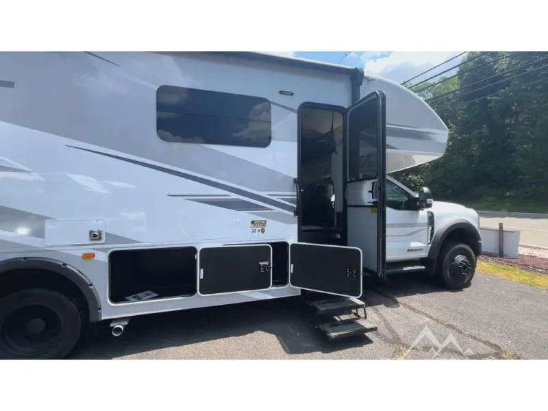 2025 Jayco Greyhawk XL 32U - Photo 3