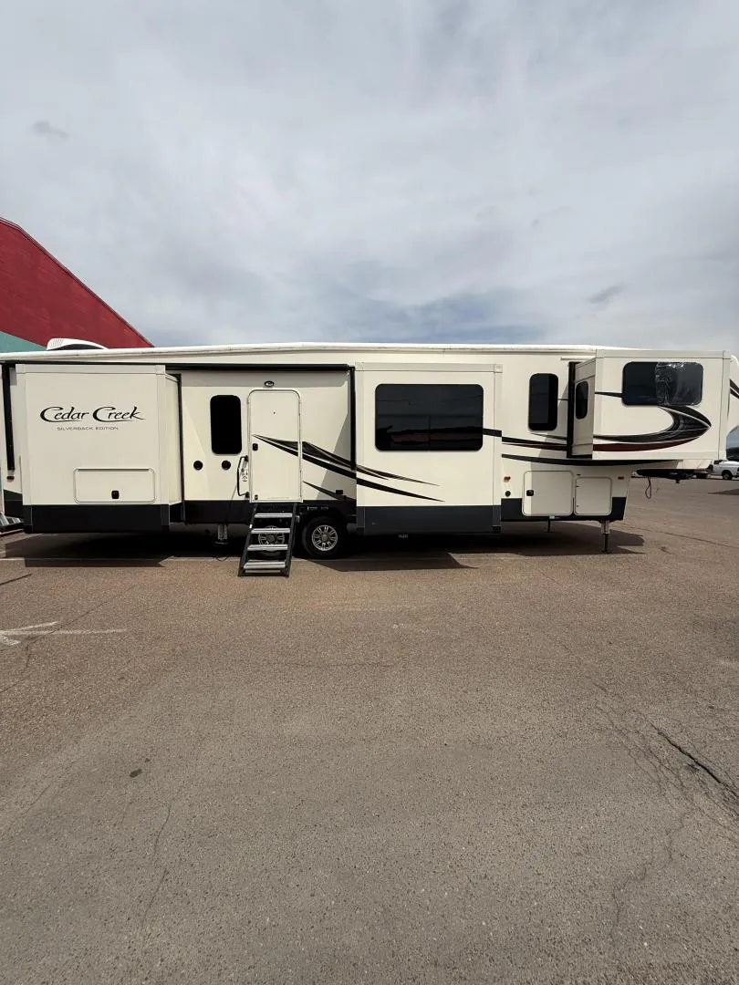 2018 Forest River Cedar Creek Silverback 37FLK - Photo 4