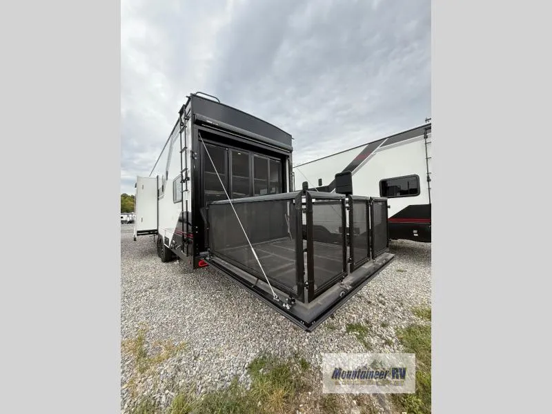 2026 Alliance RV Valor 32A10 - Photo 4