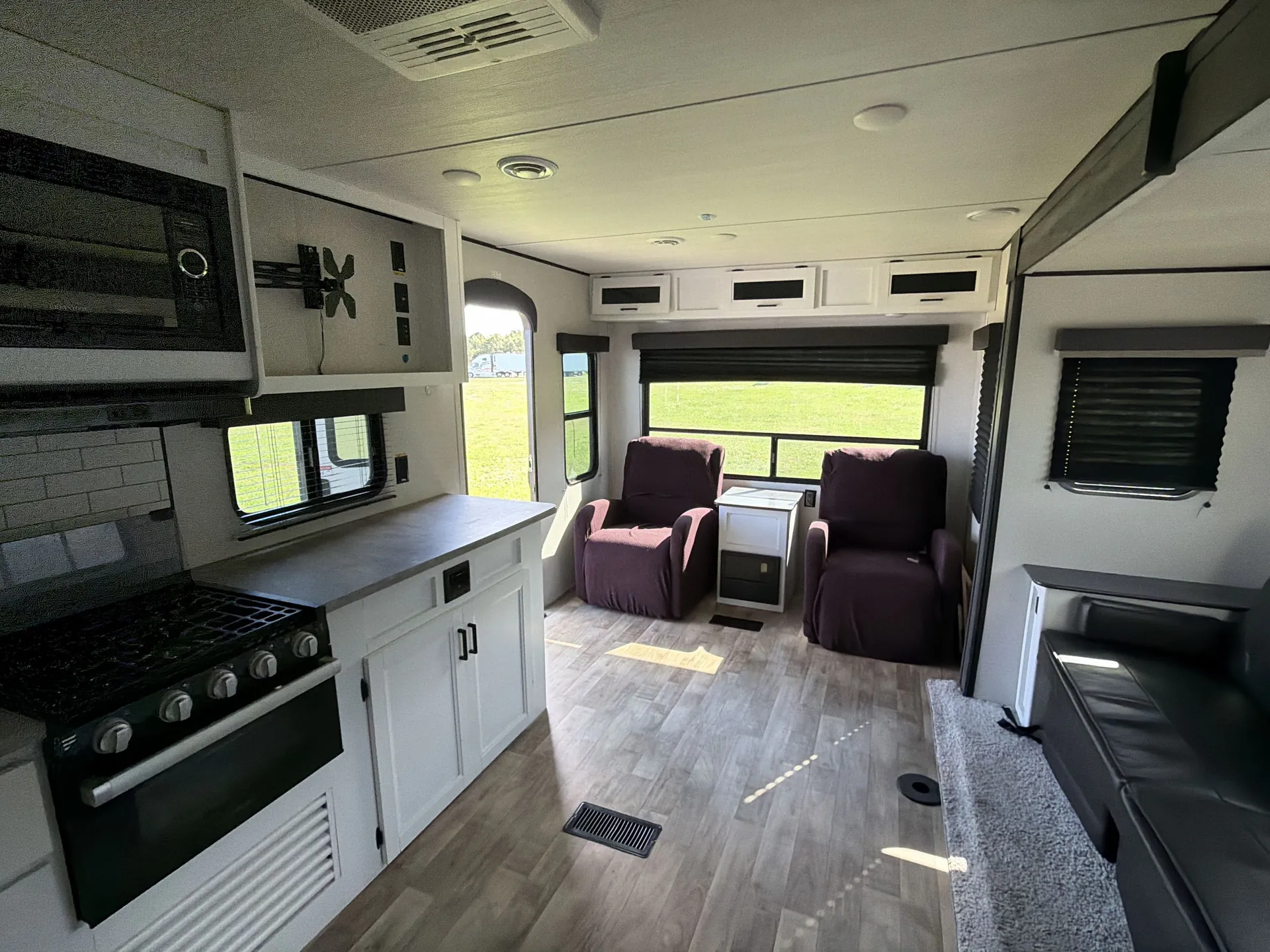 2022 Keystone Hideout 253RL — living area main