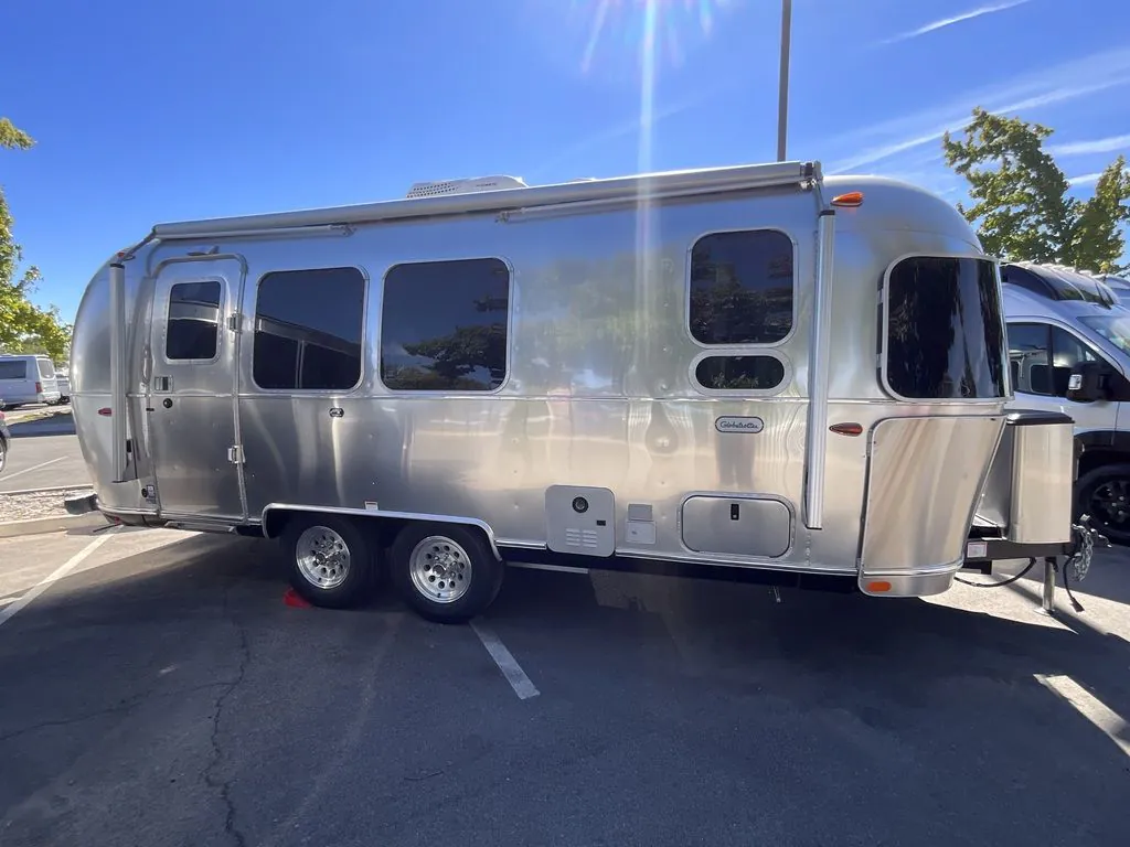 2022 Airstream Globetrotter 23FB - Photo 4