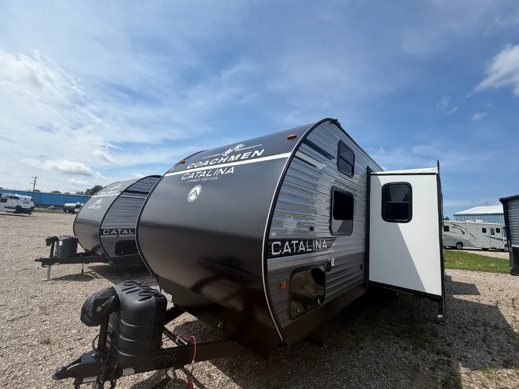 2027 Coachmen Catalina Legacy Edition 333DBDSCK