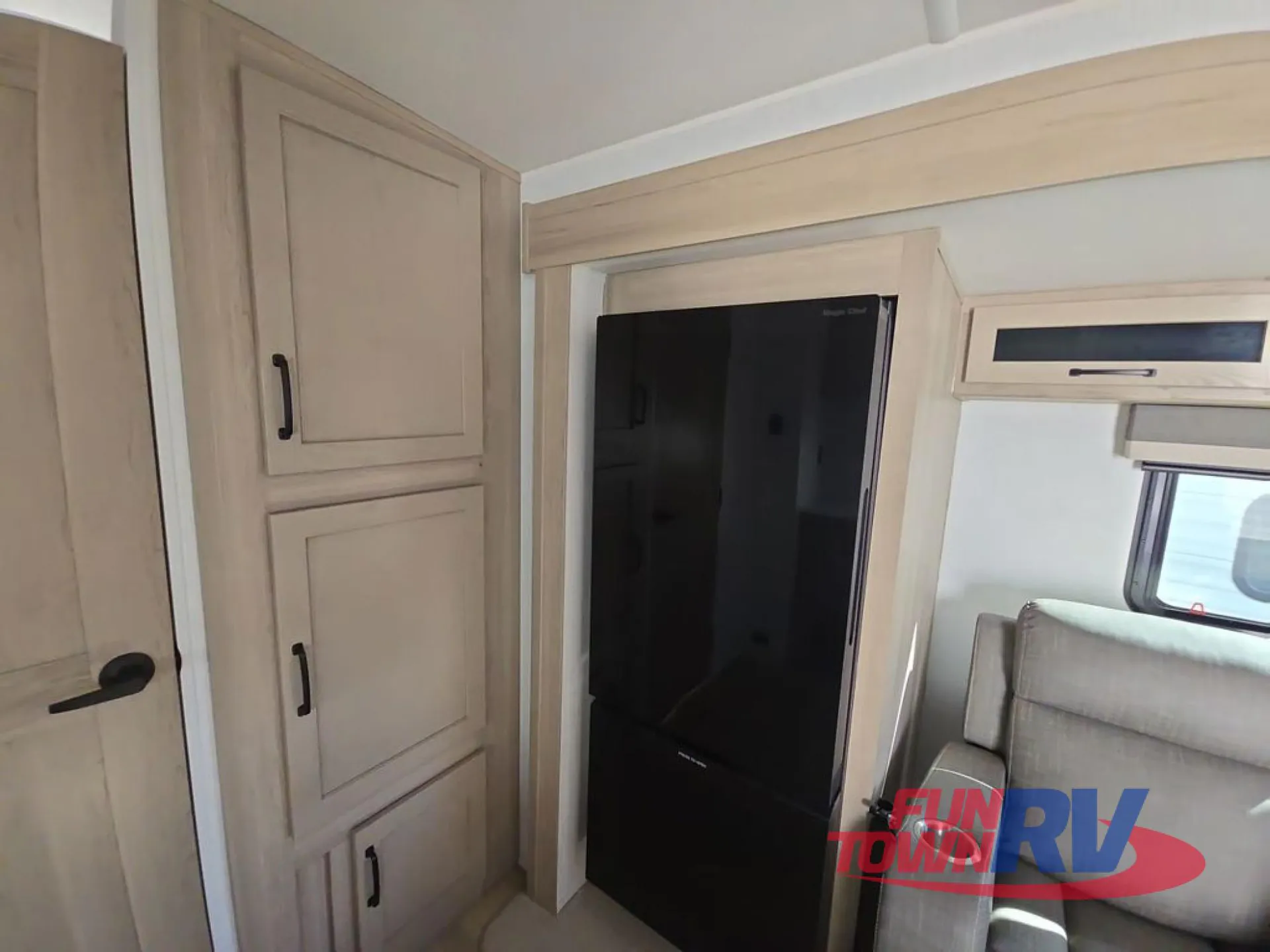 2025 Forest River Rockwood Mini Lite 2513S — Photo 6