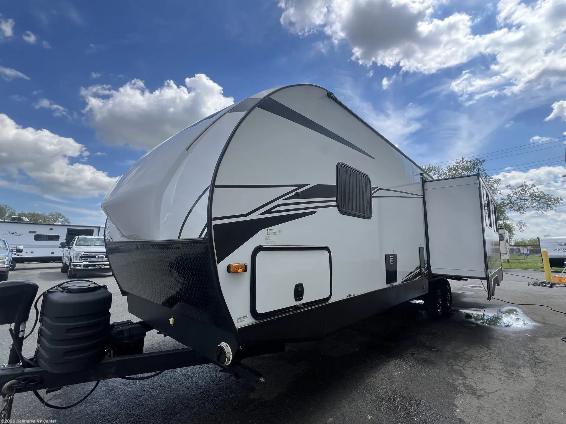 2024 Prime Time Tracer 29RLS - Photo 3