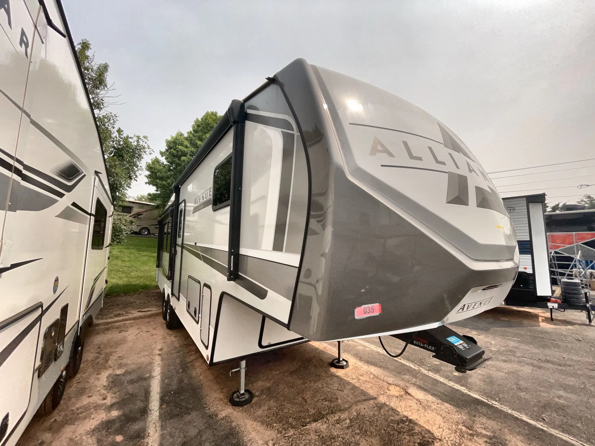 2025 Alliance RV Avenue 29RL — front