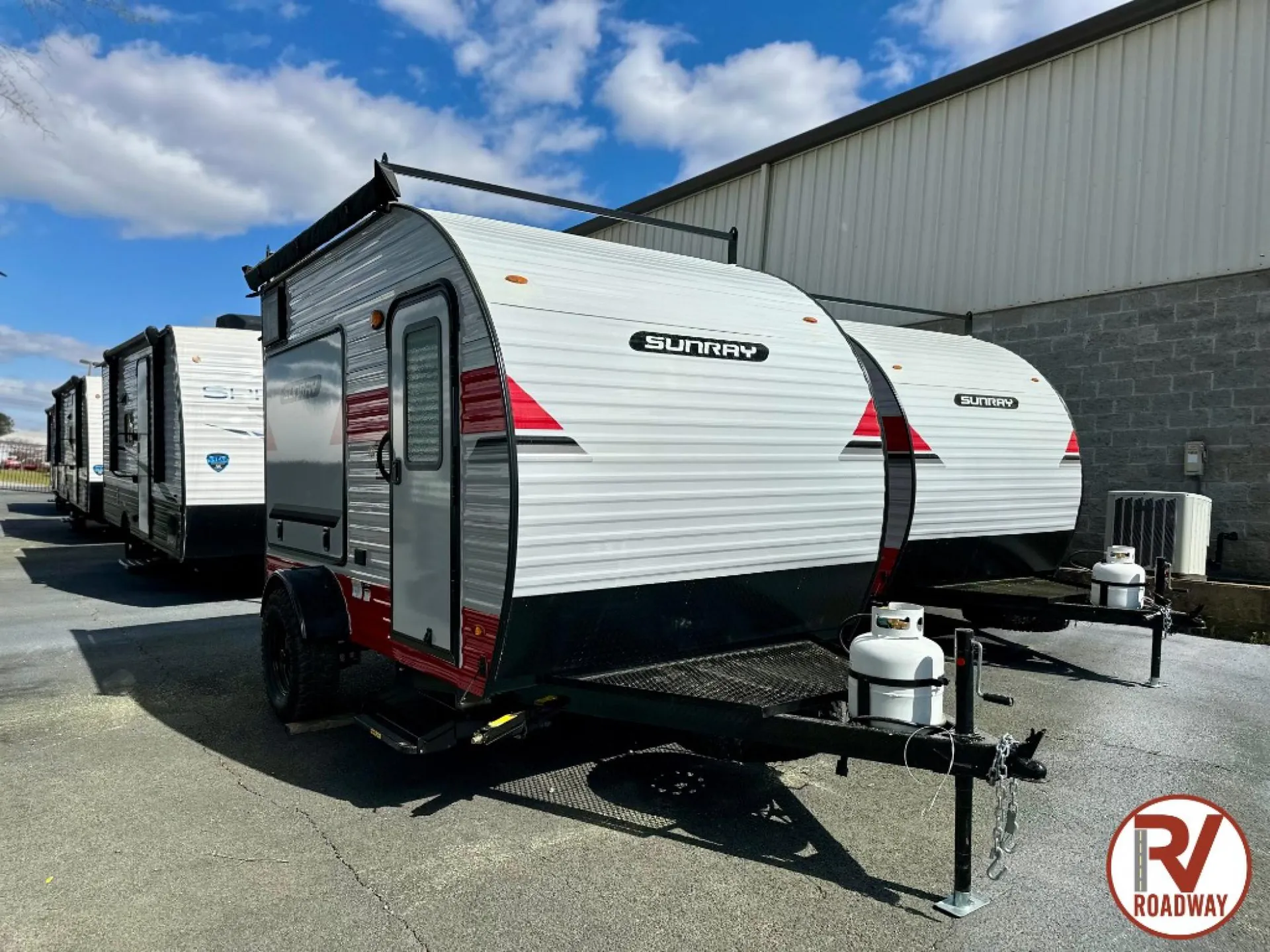 2025 Sunset Park RV SunRay 139T - Photo 2