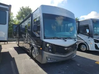 2021 Fleetwood Pace Arrow 36U - Photo 2