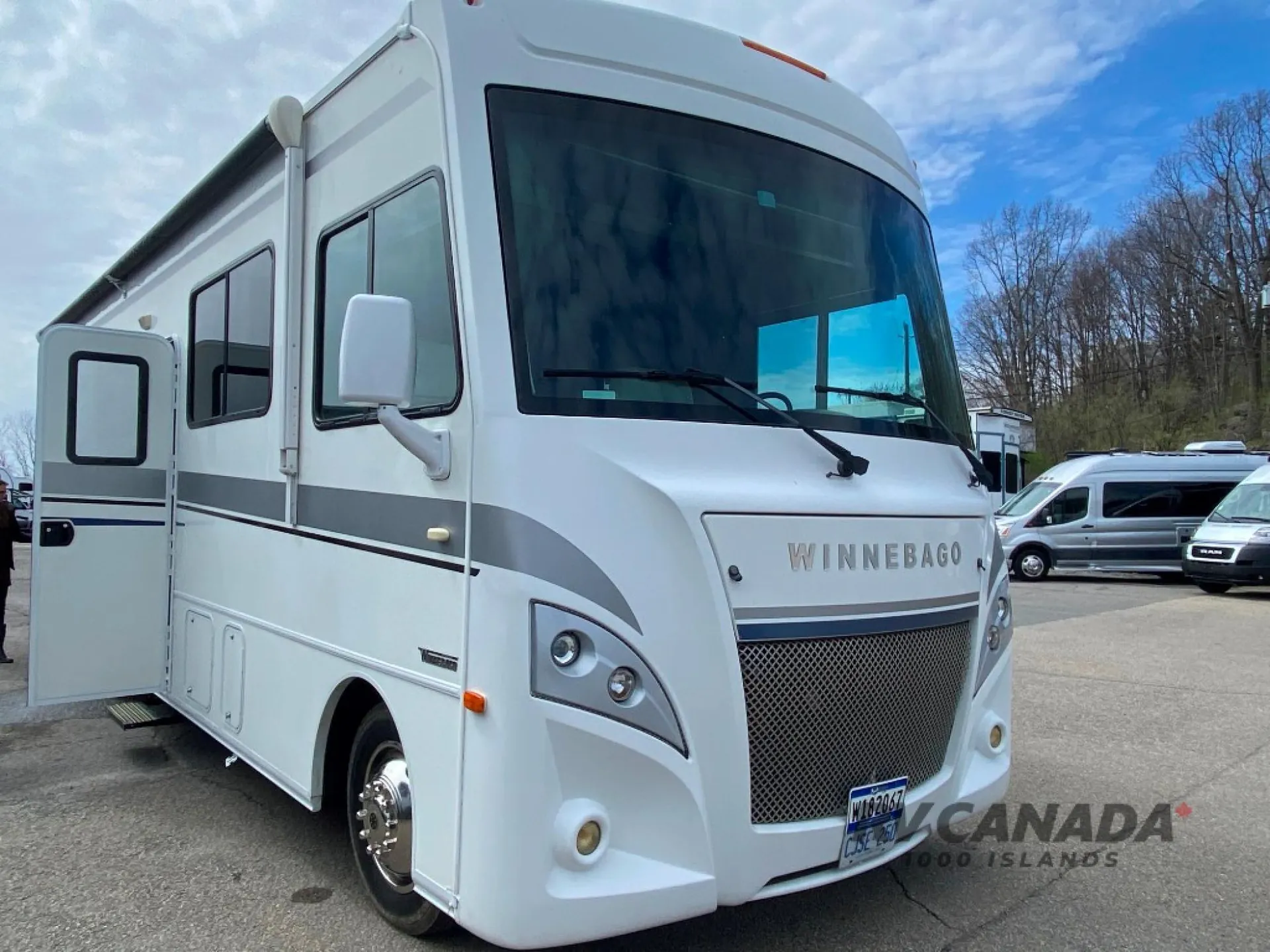 2019 Winnebago Intent 31P - Photo 2