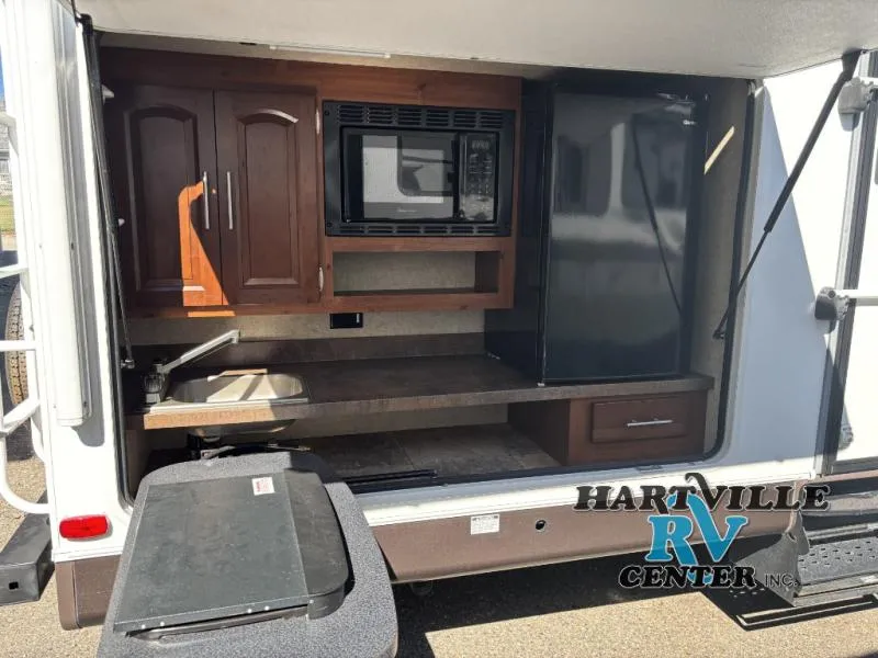 2014 Forest River RV Rockwood Signature Ultra Lite 8311SS - Photo 4