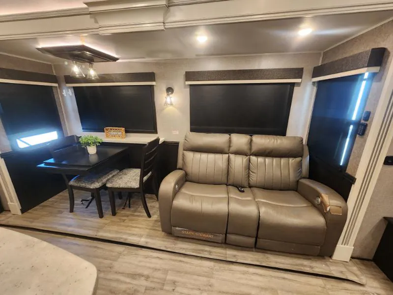 2021 Jayco Pinnacle 36FBTS, Photos photo 10