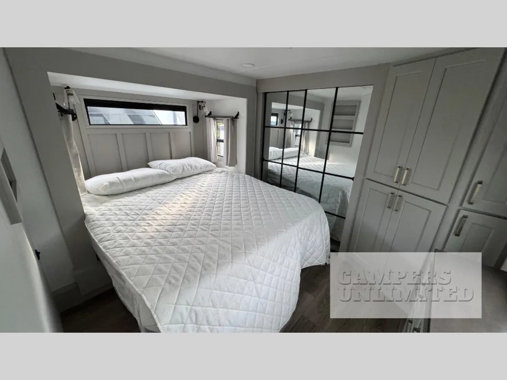 2026 Brinkley Model G 3950, Photos photo 24