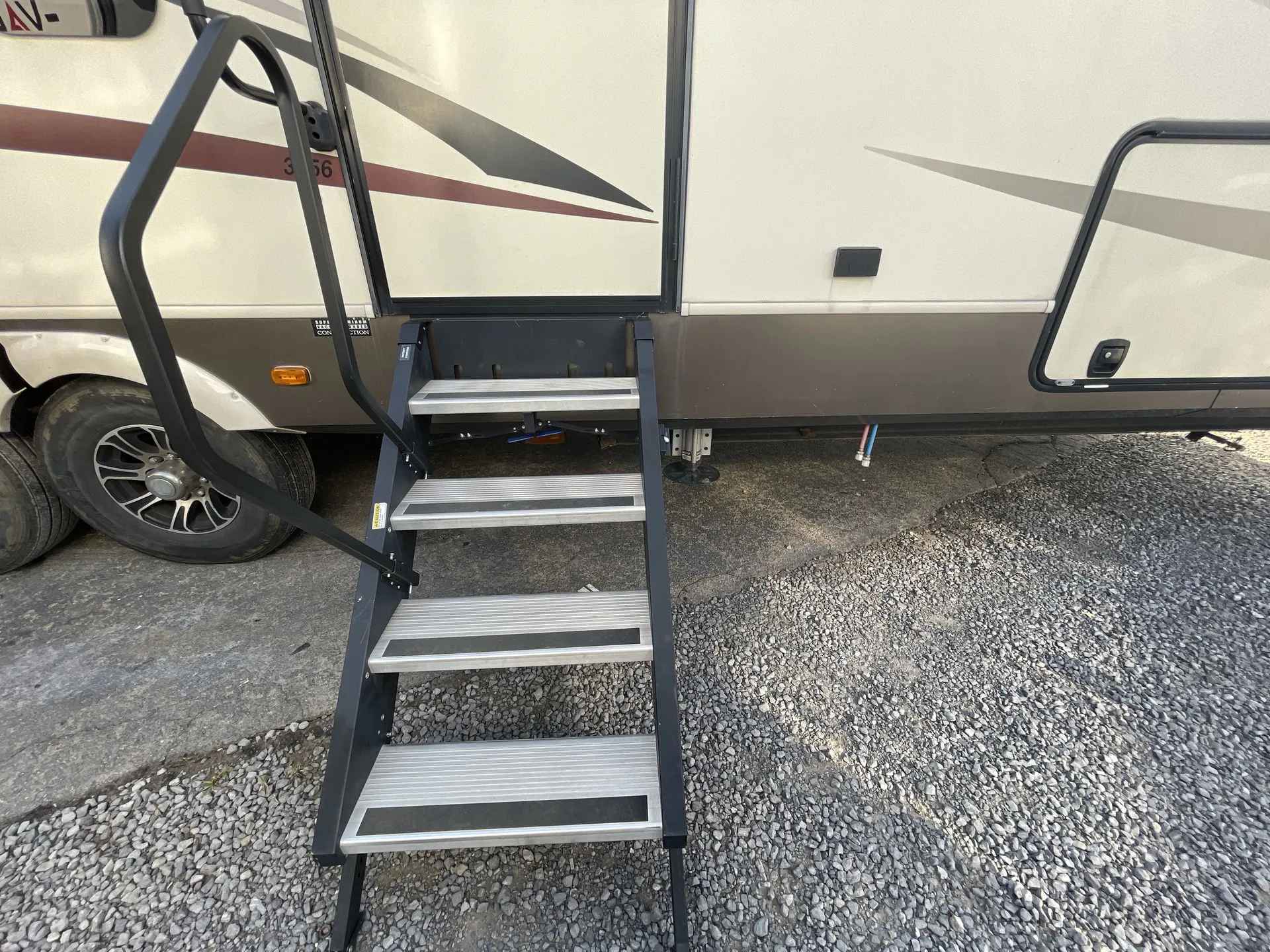 2018 Forest River Cardinal Luxury 3456RLX - Photo 3