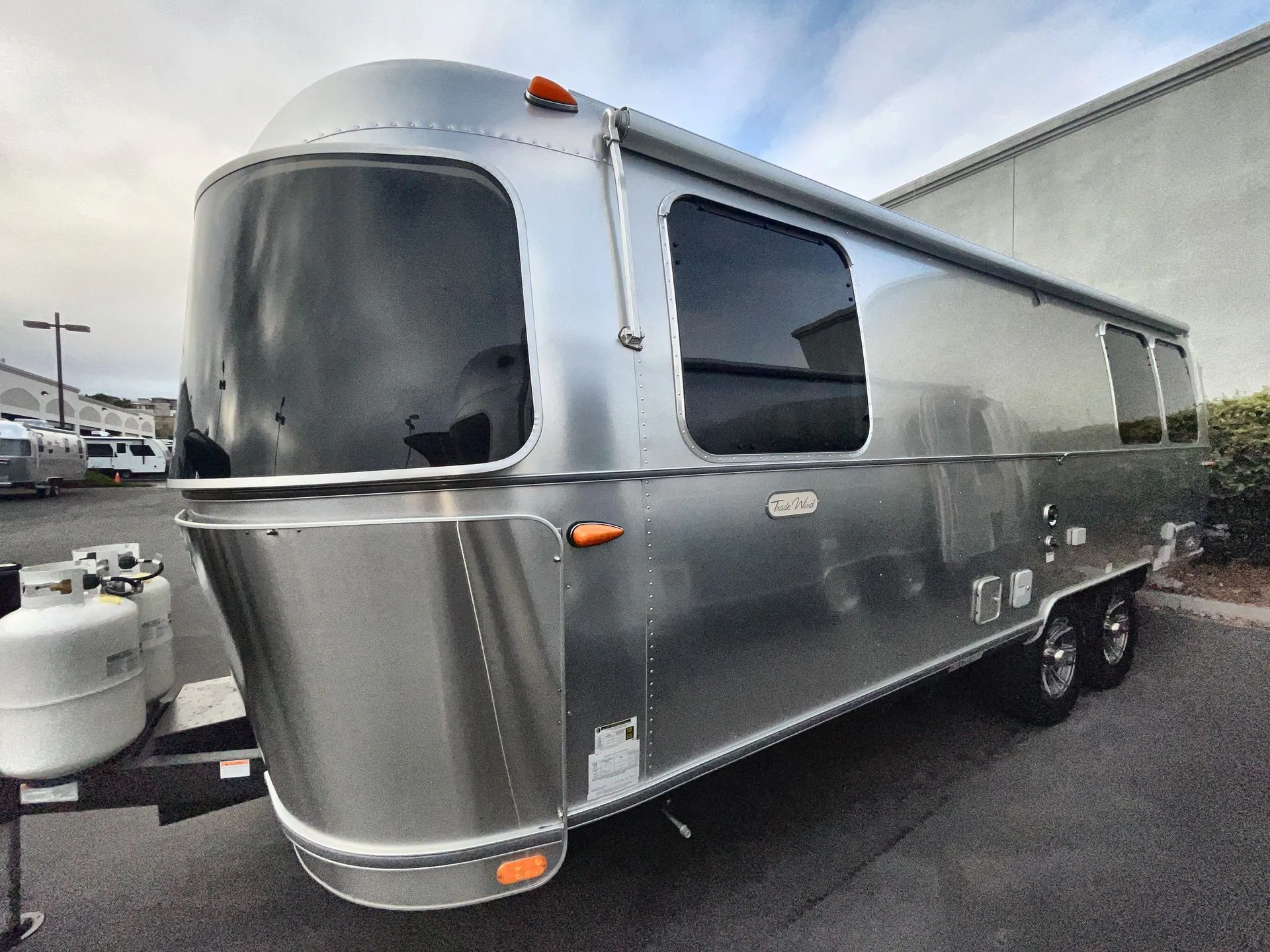 2027 Airstream Trade Wind 27FB - Photo 4