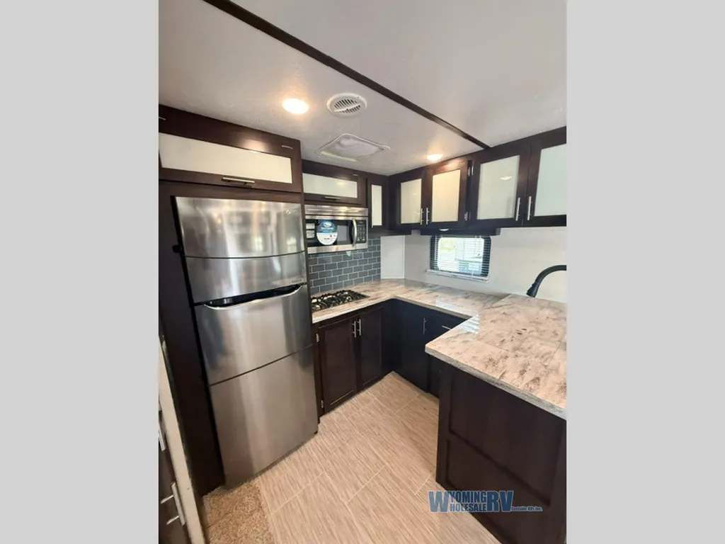2019 Prime Time LaCrosse 3311RK, Photos photo 8