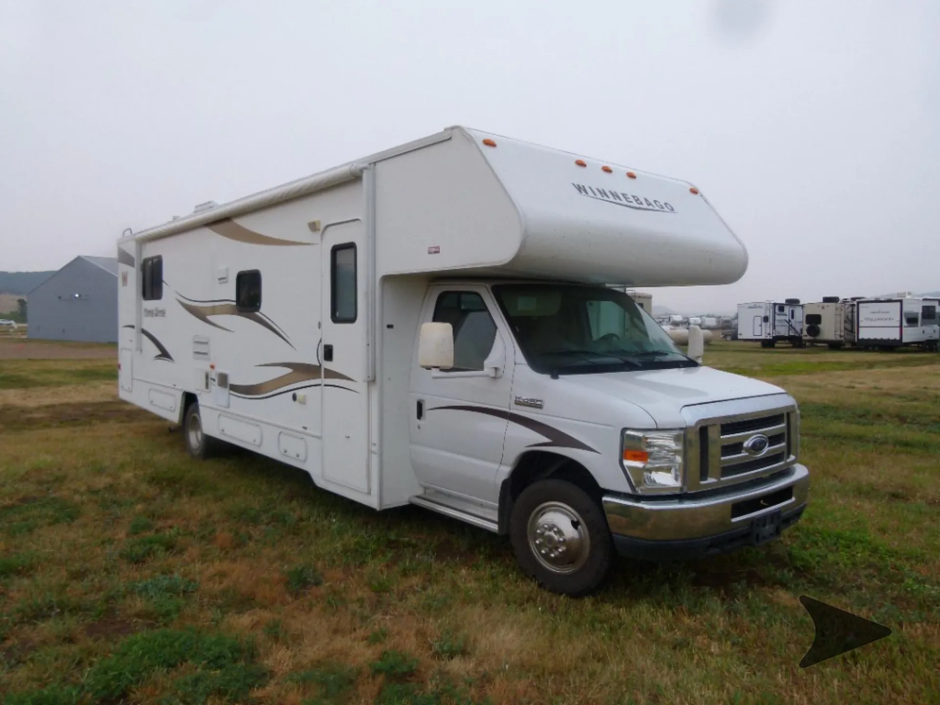 2014 Winnebago Minnie Winnie 31K - Photo 2