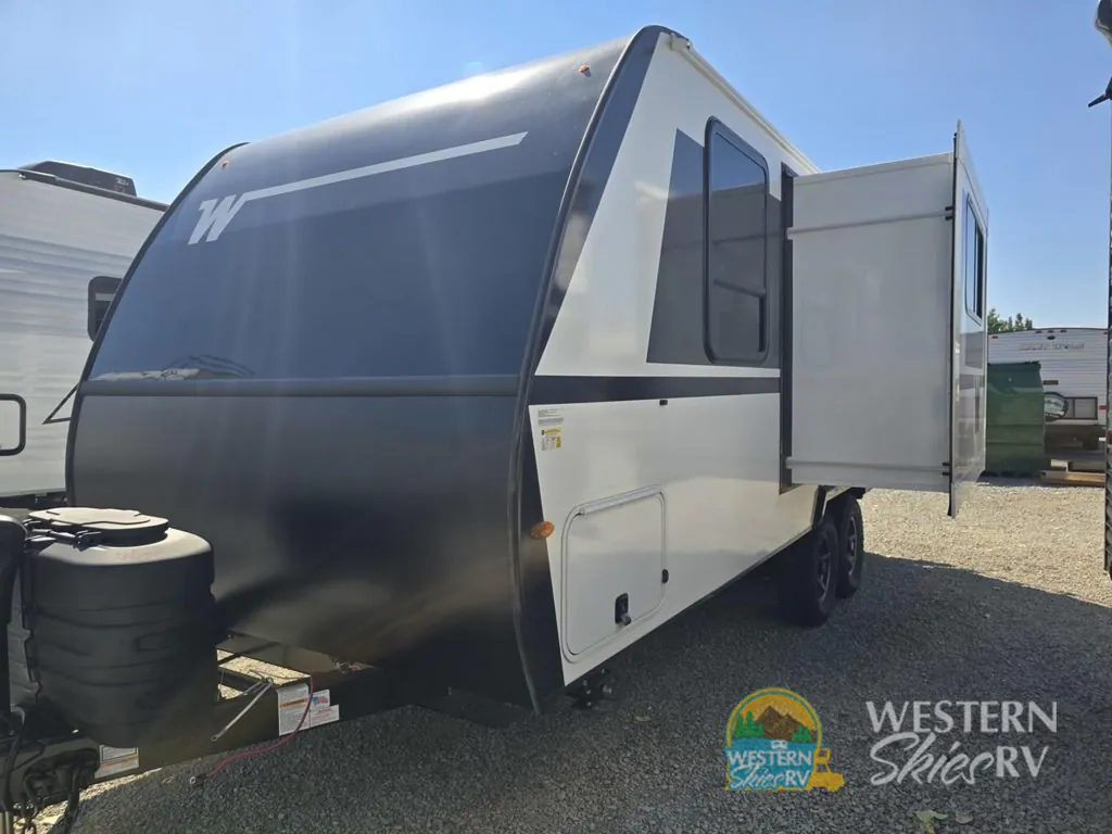 2027 Winnebago Micro Minnie 2108DS, Photos photo 3