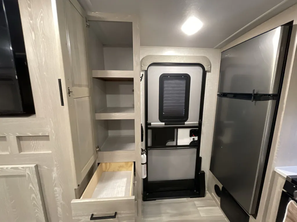 2022 Forest River Rockwood Ultra Lite 2614BS, Photos photo 19