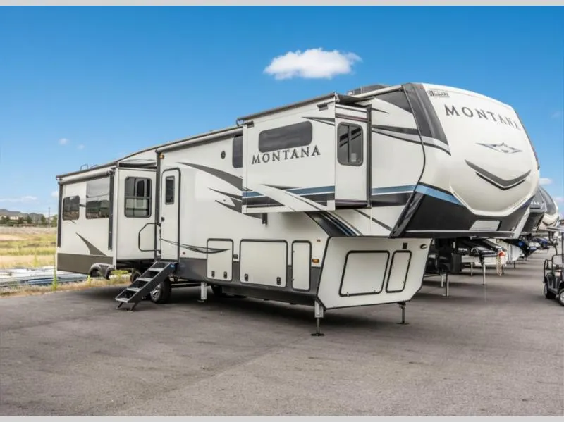 2021 Keystone Montana 3780RL - Photo 2