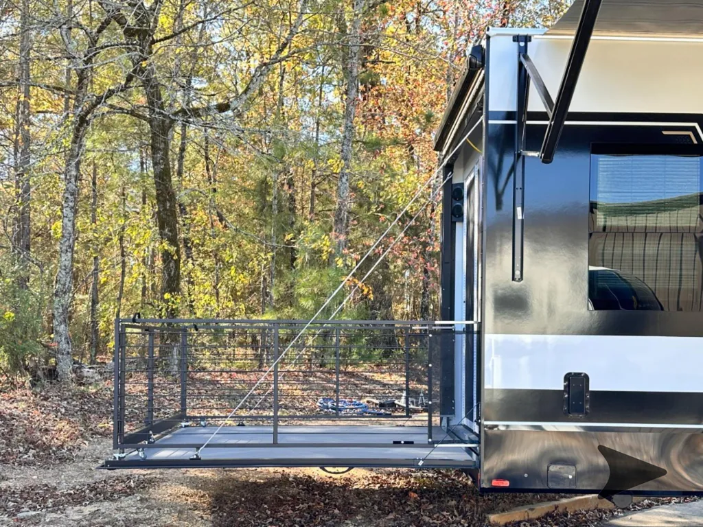 2026 Brinkley Model G 4100, Photos photo 19
