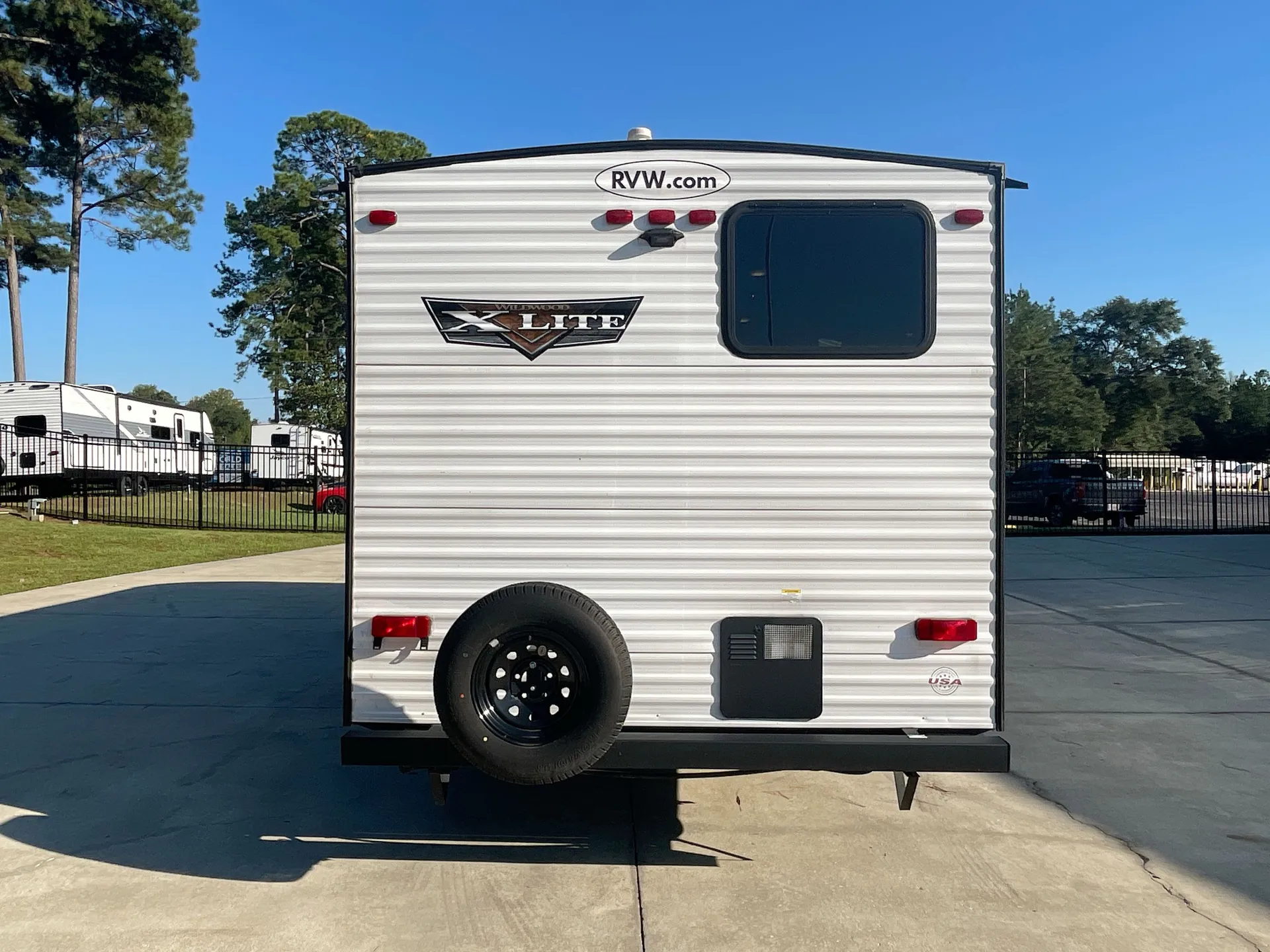 2023 Forest River Wildwood X-Lite 261BHXL — backside
