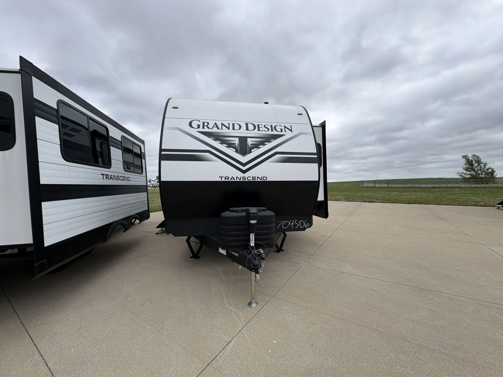 2026 Grand Design Transcend 335BHT - Photo 3