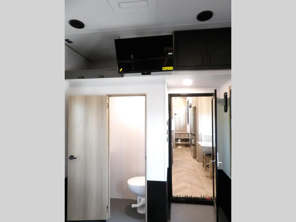 2026 Keystone Raptor 441, Photos photo 11