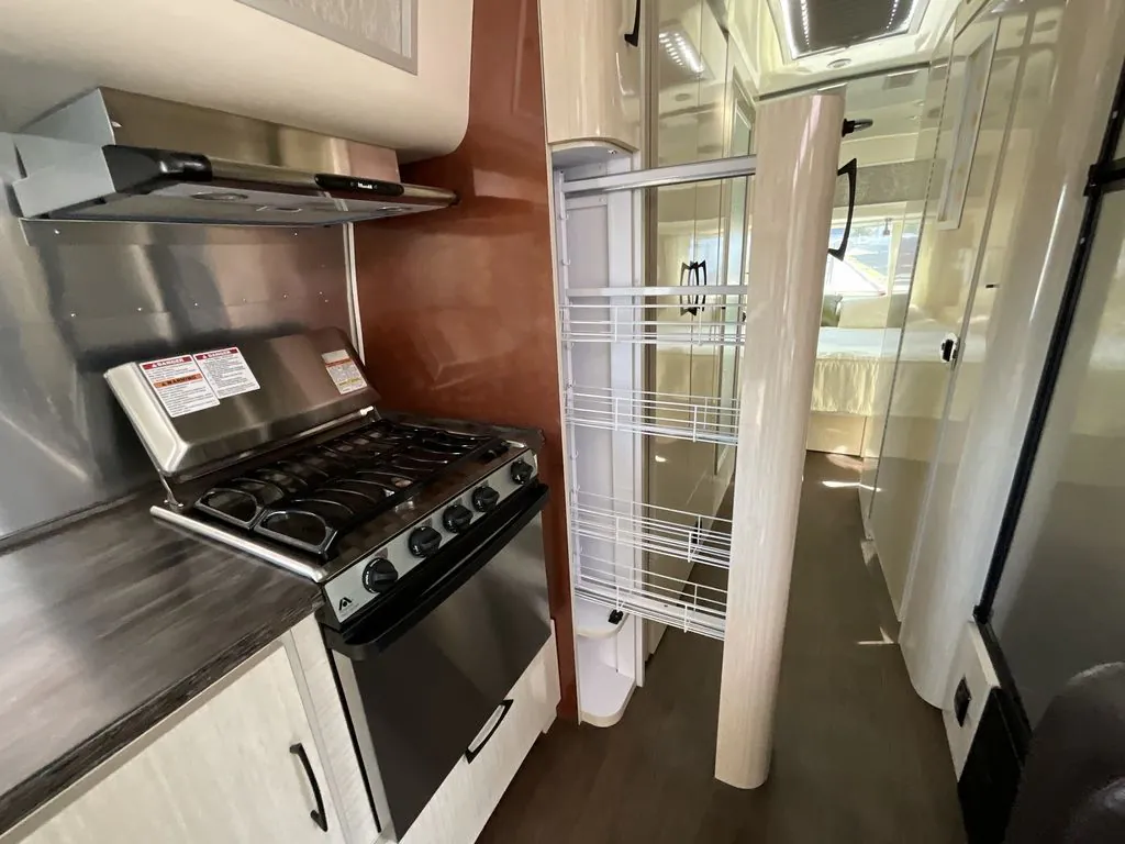 2016 Airstream International 30RB - Photo 4