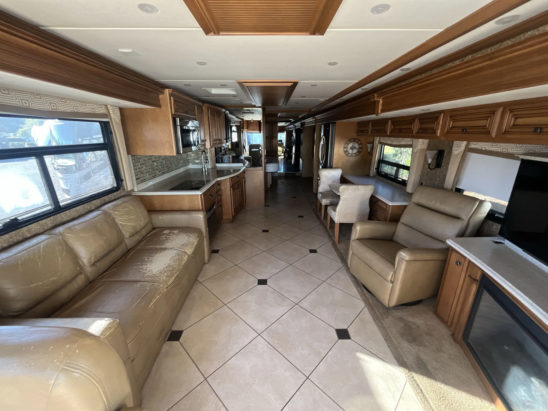 2014 Newmar Dutch Star 4369 — living area main